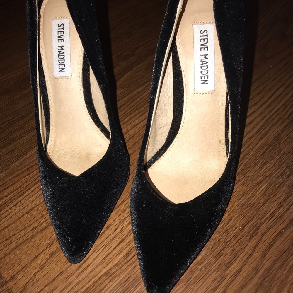 Steve Madden Black heels